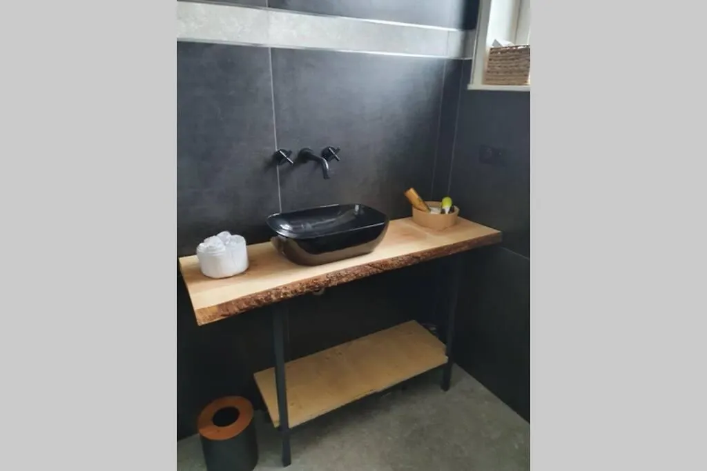 Loft De Type Industriel Et Spacieux Nice