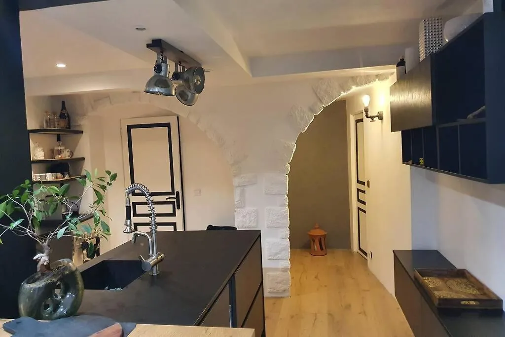 Loft De Type Industriel Et Spacieux Nice 0*,  France